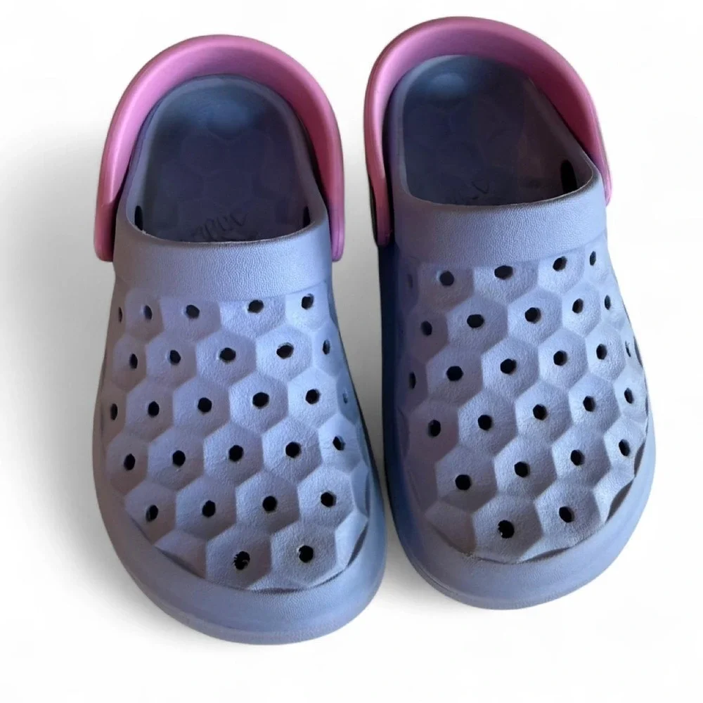 Purple Sandals Little Girls Size 8/9 Slip Swim Beach Water Shoes Summer Casual